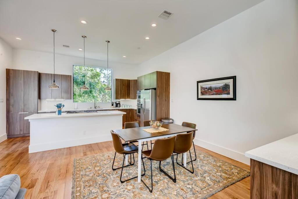 4 Story Home Mins To Downtown Houston With City Views Esterno foto