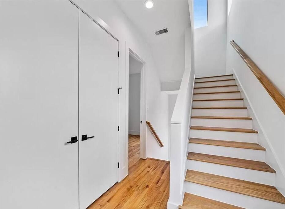 4 Story Home Mins To Downtown Houston With City Views Esterno foto