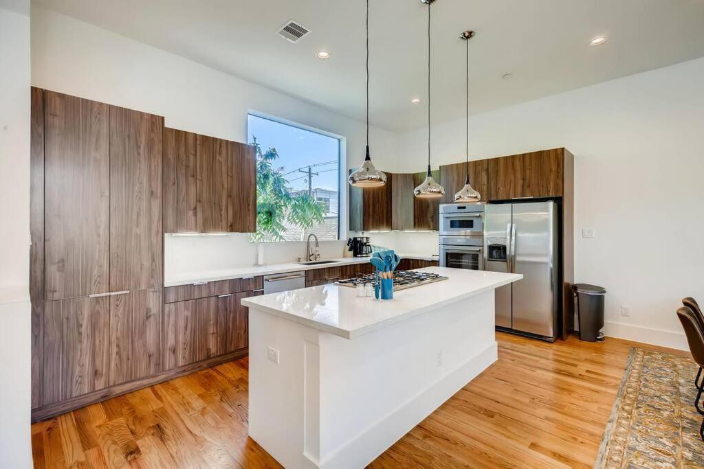 4 Story Home Mins To Downtown Houston With City Views Esterno foto