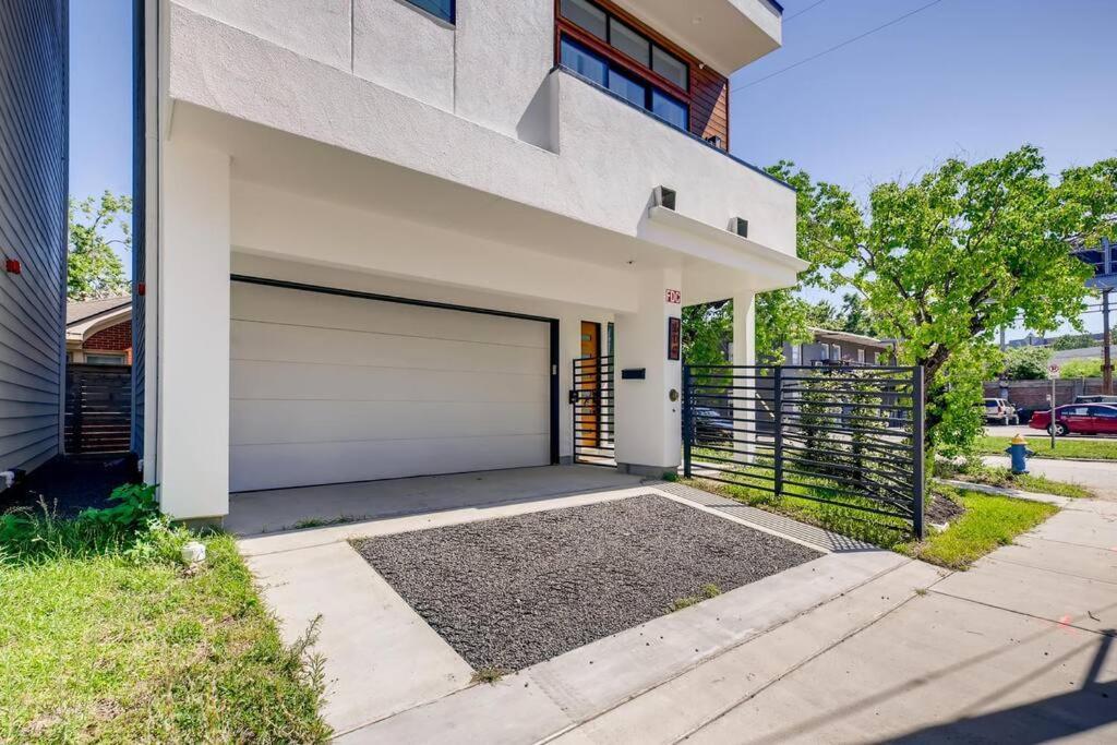 4 Story Home Mins To Downtown Houston With City Views Esterno foto