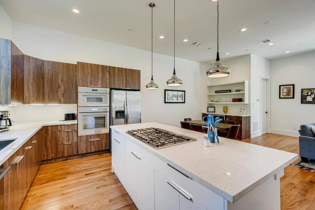 4 Story Home Mins To Downtown Houston With City Views Esterno foto